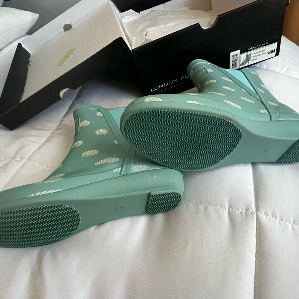 London Fog Turquoise Shells Winter Boots - Picture 4 of 5